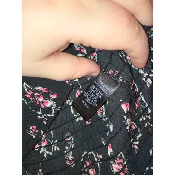 Express Black Boho Floral Smocked Bell Sleeve Top XS - Picture 4 of 5